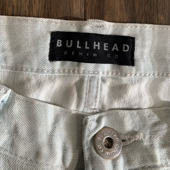 Bullhead Skinny Jeans. Zippers over knees. 32x32. - Picture 5 of 5